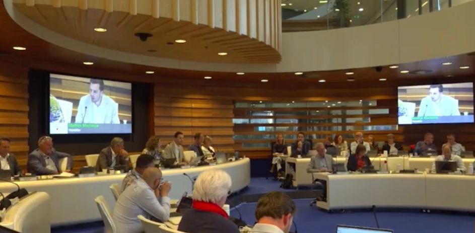 Vergadering commissie Samenleving druk bezocht: Politiek verdeeld na stevige inspraakavond