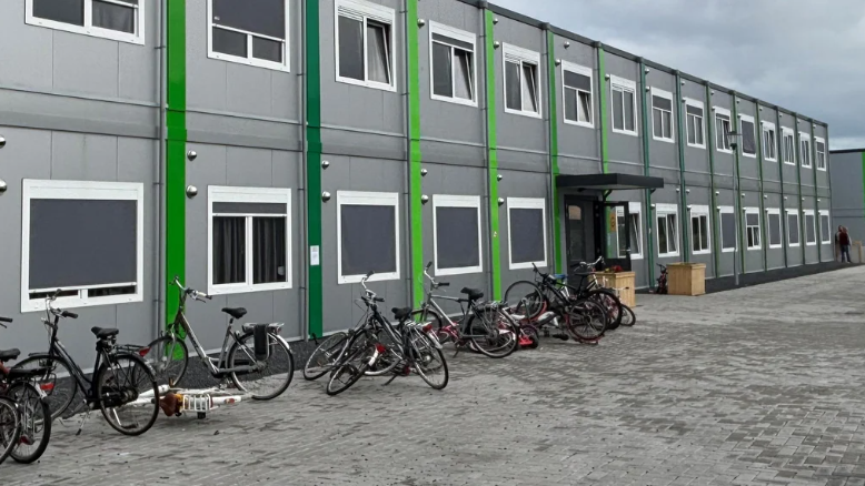 Politiek Lansingerland verdeeld over komst AZC en huisvesting statushouders